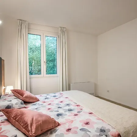 Apartamento Cozy In With Kitchen Siena